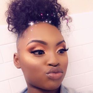 Meet your Posher, Cortney